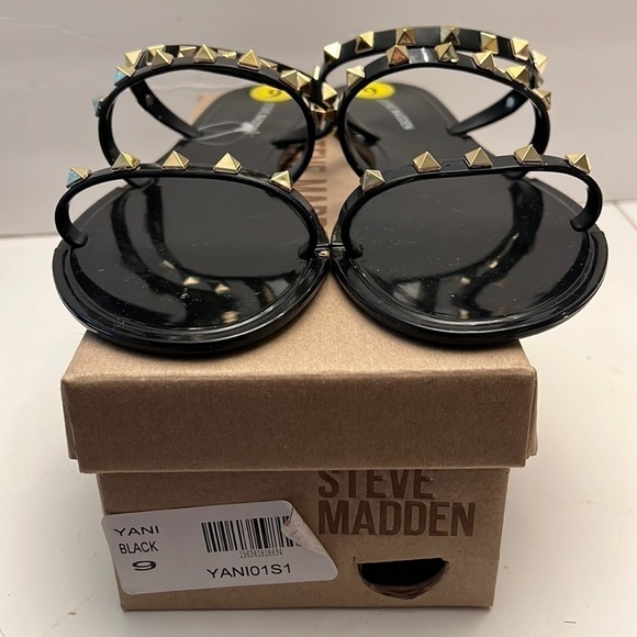 Steve Madden Black Shiny Gold Studded Sandals size 9 NEW - Picture 1 of 8